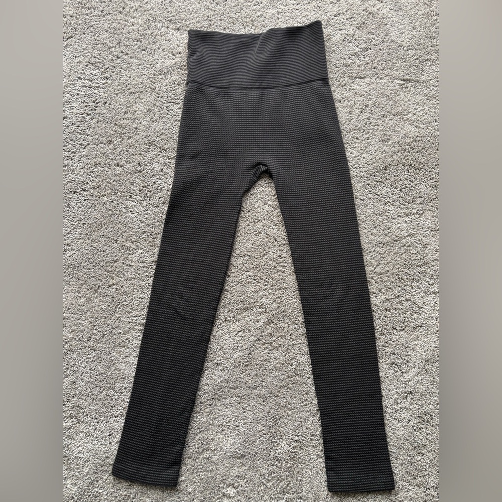 French Laundry Textured Black and Gray Fleece Lined Leggings Size 2X/3X
